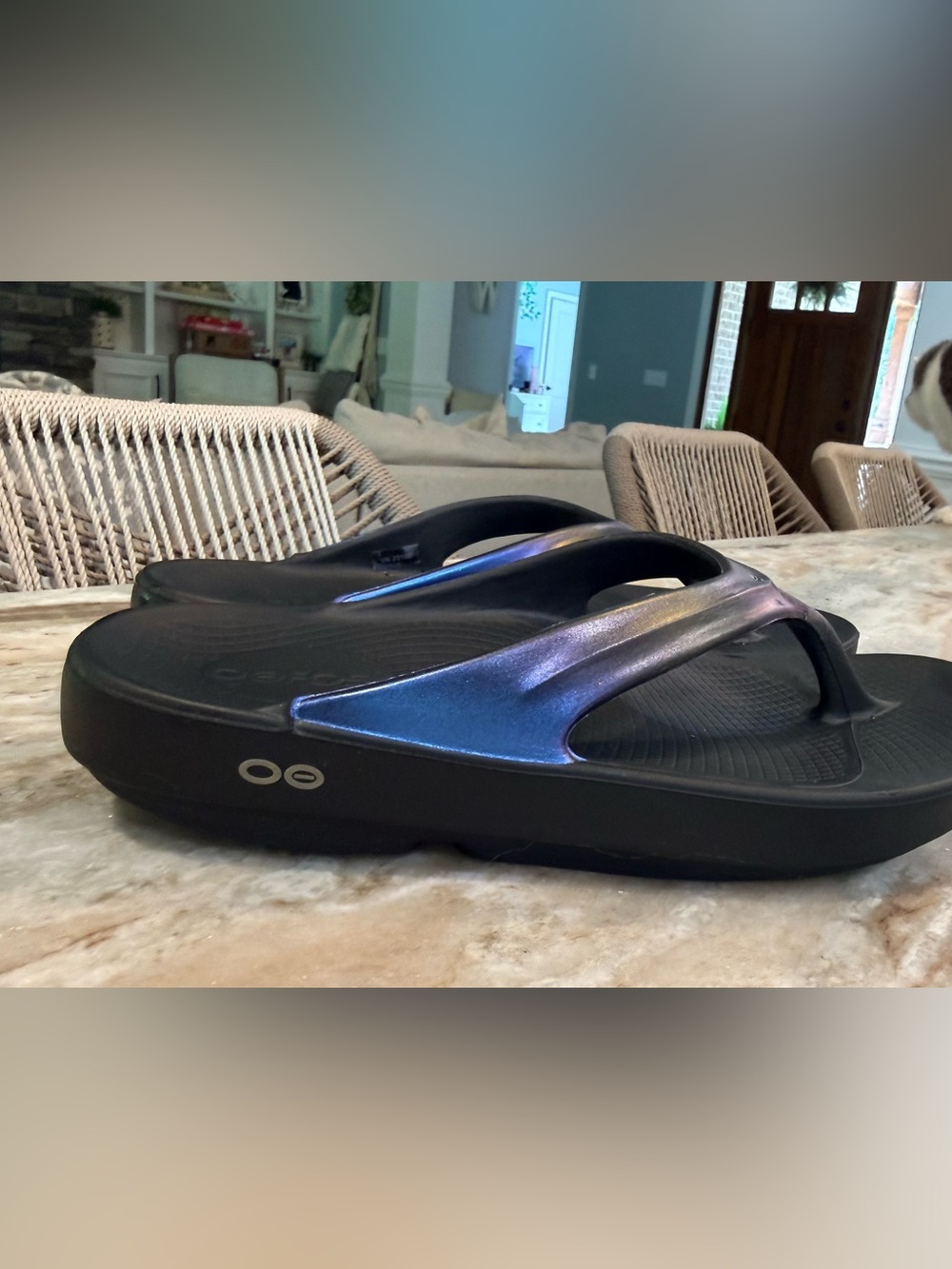 Women’s OOFOS OOLala luxe thong sandals- midnight spectre. Size 10 - Picture 3 of 8